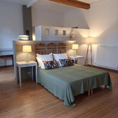 ナルボンヌ Domaine De Capoulade Bed & Breakfast エクステリア 写真