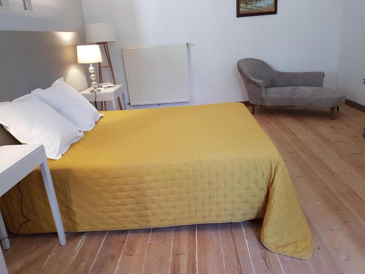 ナルボンヌ Domaine De Capoulade Bed & Breakfast エクステリア 写真