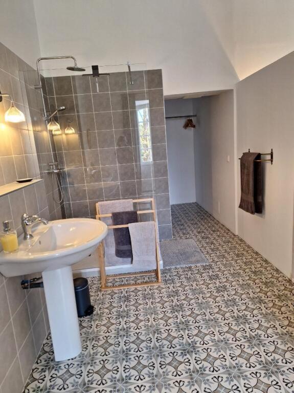 ナルボンヌ Domaine De Capoulade Bed & Breakfast エクステリア 写真