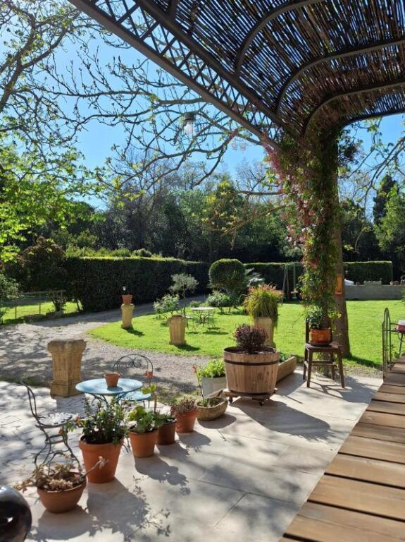 ナルボンヌ Domaine De Capoulade Bed & Breakfast エクステリア 写真